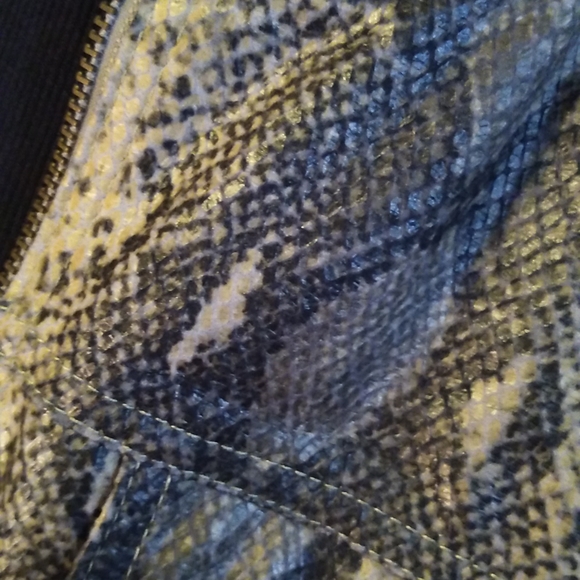 Sexy faux snakeskin jacket - Picture 2 of 6